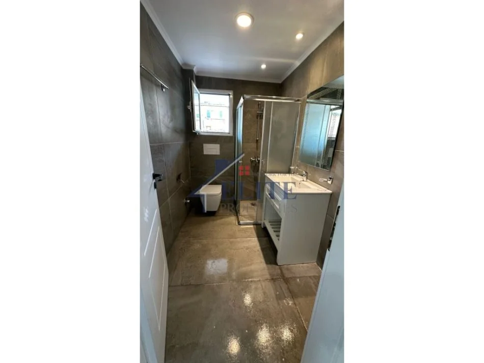 Tirane, shitet apartament 2+1 Kati 4, 75 m² 148.000 € (Rruga e Kavajes)