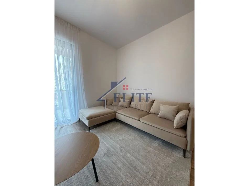 Tirane, jepet me qera apartament 1+1+Ballkon Kati 3, 78 m² 700 € (Kompleksi Delijorgji)