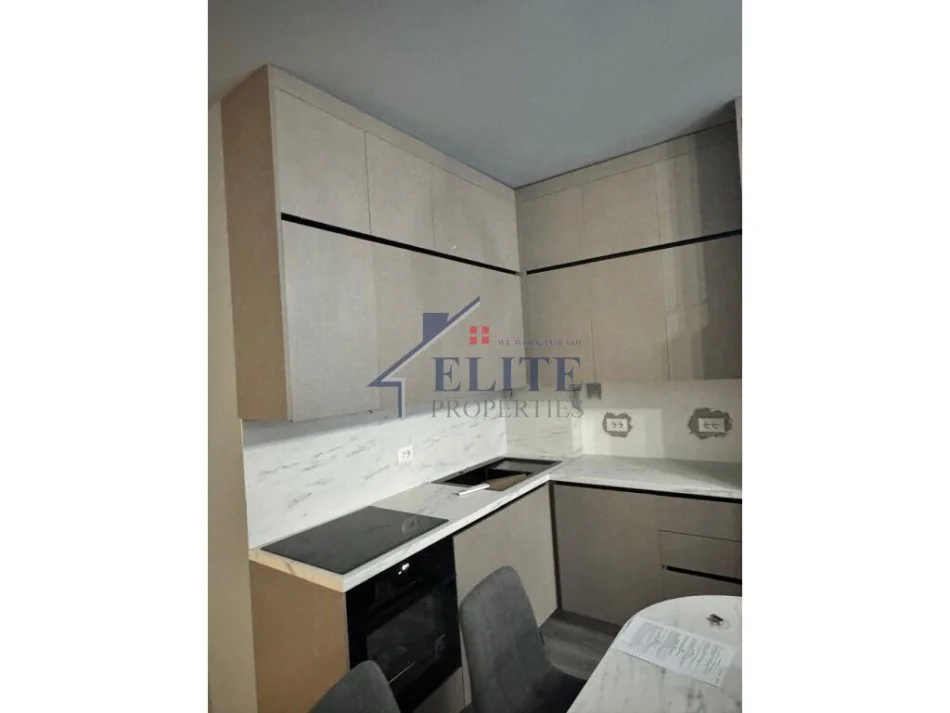 Tirane, jepet me qera apartament 1+1+Ballkon Kati 7, 65 m² 600 € (Don Bosko)