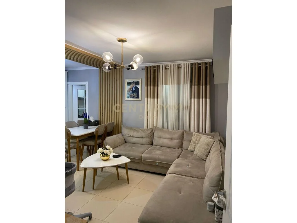 apartament per shitje 2+1 tek xhamlliku !