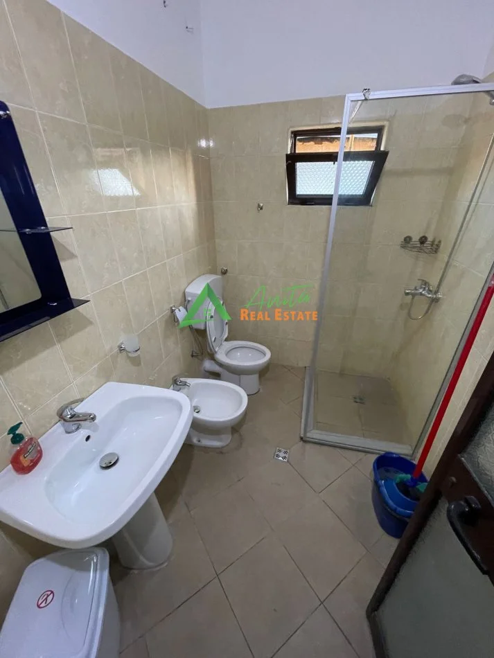 Tirane, jepet me qera apartament 2+1 Kati 4, 104 m² 700 € (Myslym Shyri)