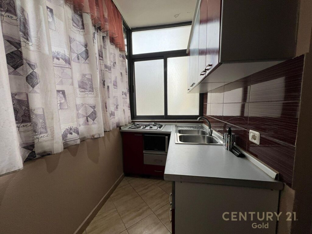 JAPIM ME QERA APARTAMENT 1+1 TEK KODRA DIELLIT!!