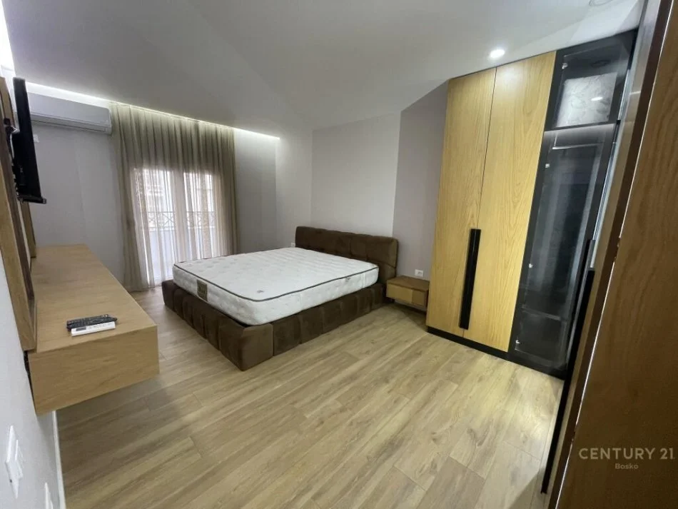 Tirane, shitet apartament 2+1 Kati 4, 113 m² 350.000 € (QENDER)