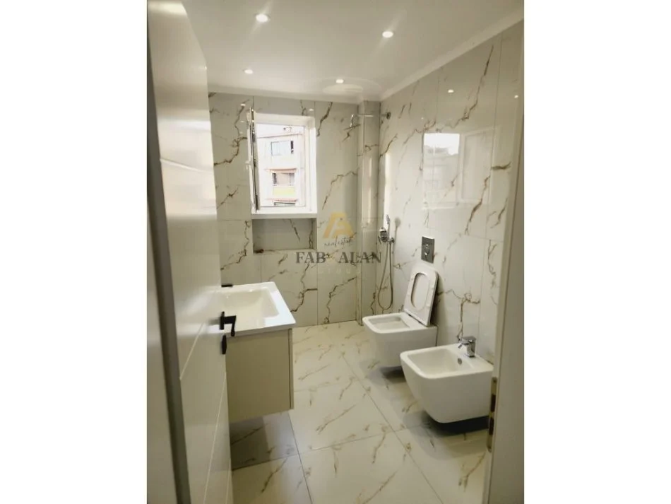 Tirane, shitet apartament 2+1 Kati 4, 77 m² 155.000 € (Ali Dem)