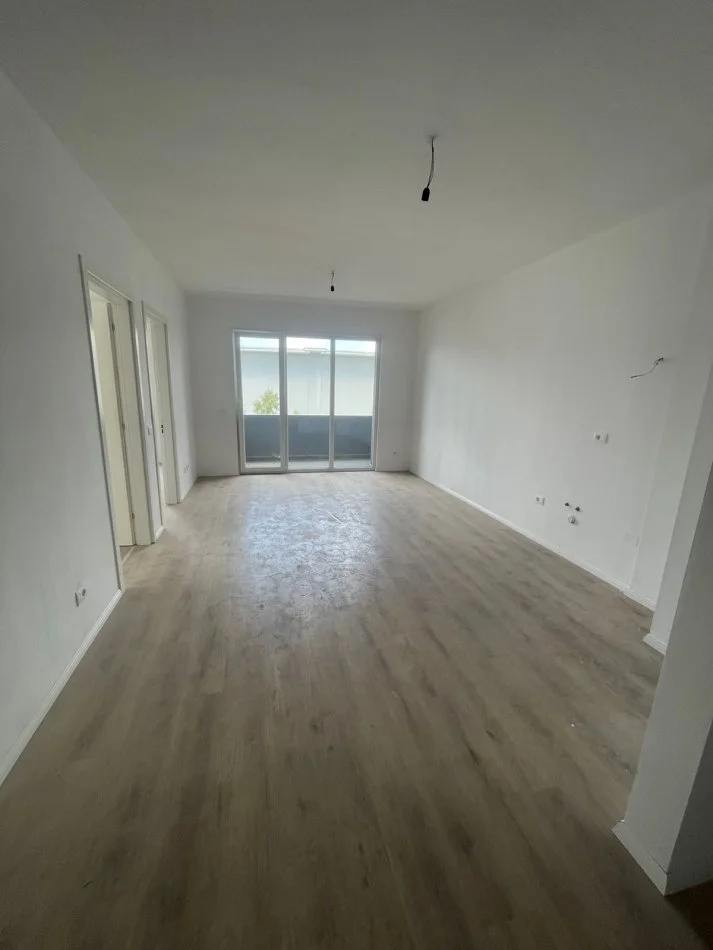 Tirane, shitet apartament 2+1+Ballkon Kati 2, 84 m² 93.000 € (Univers City I Perfunduar Okazion)