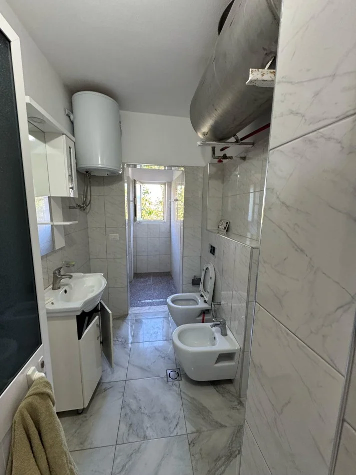 Tirane, jepet me qera apartament 2+1 Kati 3, 60 m² 350 € (Rruga dibres)