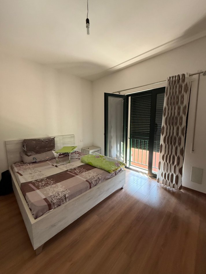 Tirane, jepet me qera apartament 2+1+Aneks+Ballkon Kati 4, 600 m² 600 € (Kompleksi GreenCity,Astir)