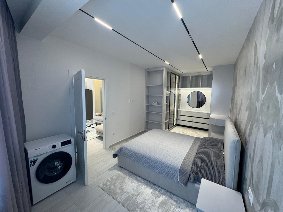 Tirane, jepet me qera apartament 1+1 Kati 9, 70 m² 650 € (Rruga Nexho Konomi)