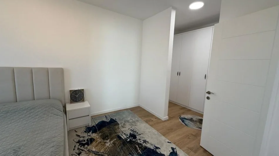 Tirane, jepet me qera apartament 2+1 Kati 2, 104 m² 700 € (Rruga Xhanfize Keko, Tirane(530581012-16))