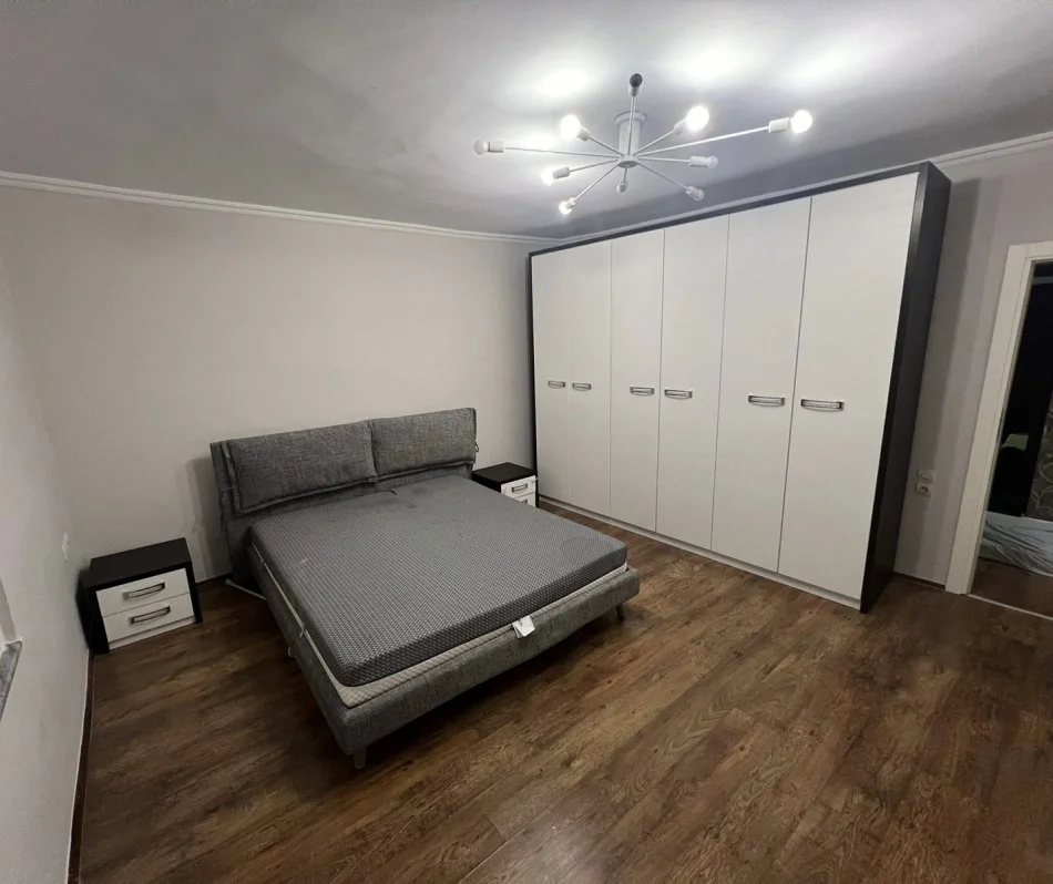 Tirane, jepet me qera apartament duplex 3+1+Aneks+Ballkon Kati 5, 110 m² 700 € (Frederik shiroka)