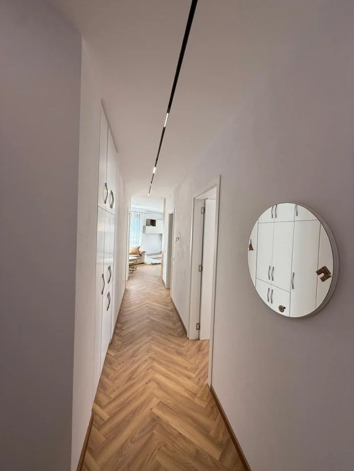 Tirane, jepet me qera apartament 2+1 Kati 3, 109 m² 1.000 € 