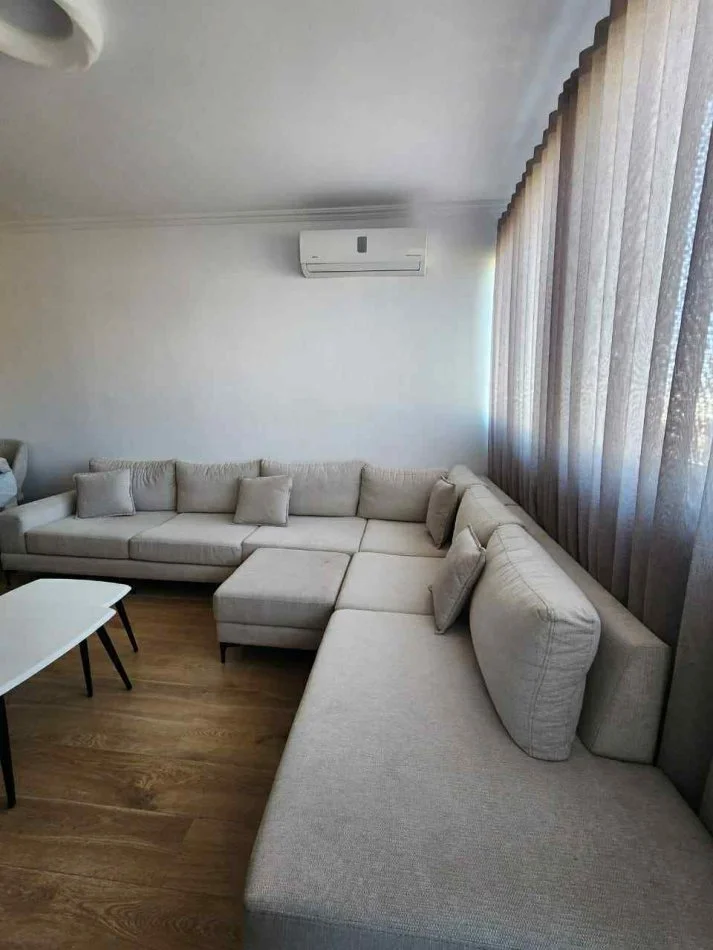 Tirane, jepet me qera apartament 2+1+Ballkon Kati 8, 95 m² 800 € (GOLDEN PARK AMERIKAN 3)
