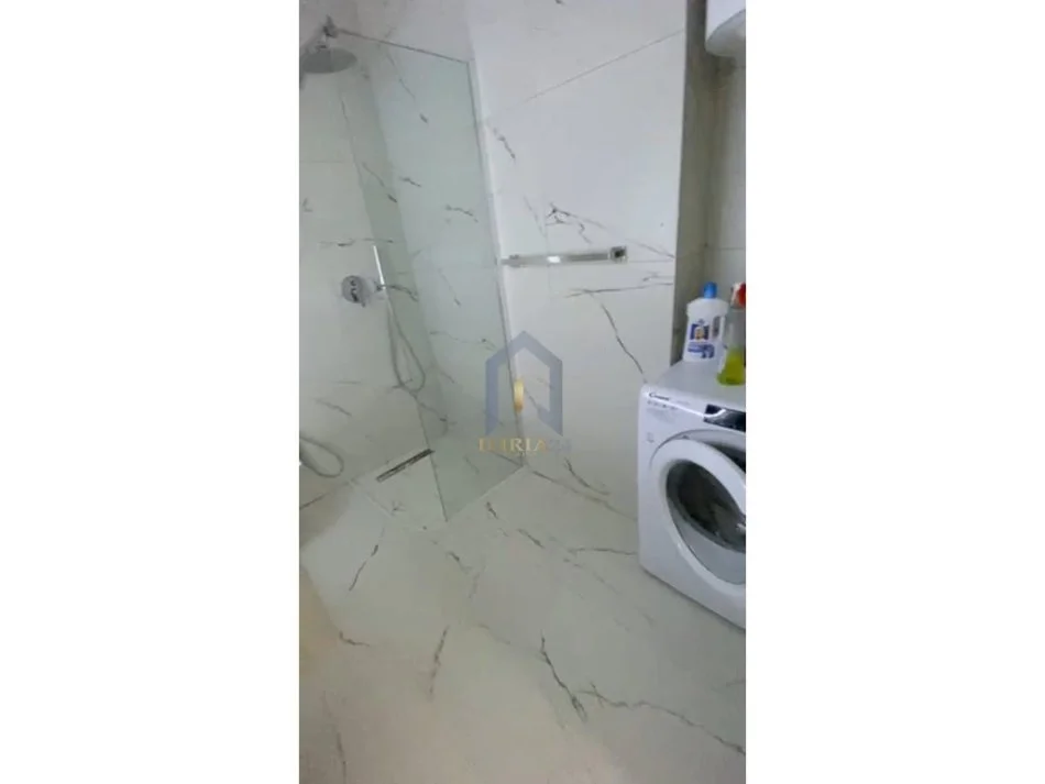 Tirane, jepet me qera apartament 1+1 Kati 2, 73 m² 750 € (Rruga e Durresit)