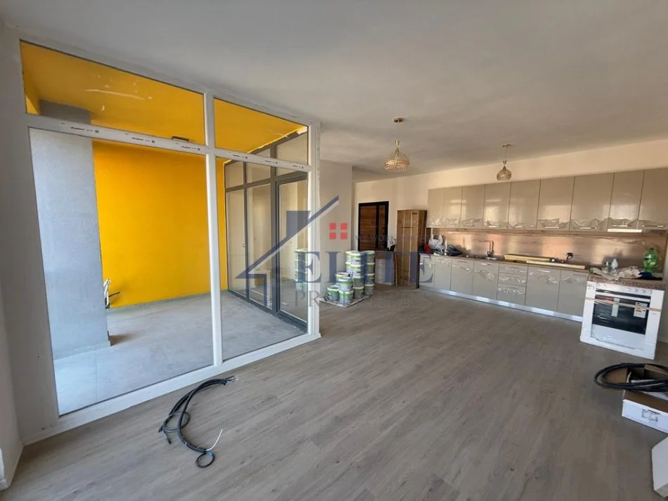 Tirane, jepet me qera apartament 2+1+Ballkon Kati 2, 123 m² 550 € (Fundi i Bulevardit te Ri)