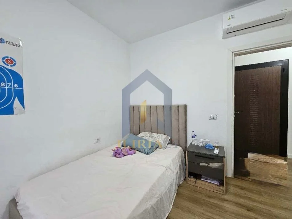 Tirane, jap me qera apartament 3+1+Ballkon Kati 9, 125 m² 750 € (Ish Fusha e Aviacionit)