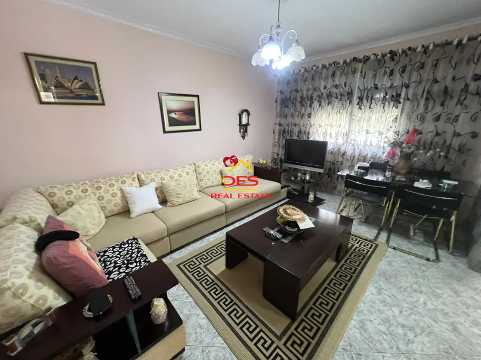Vlore, shitet apartament 1+1+Ballkon , 57 m² 75.000 € (Rruga Osman Haxhiu)