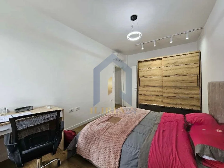 Tirane, jap me qera apartament 3+1+Ballkon Kati 9, 125 m² 750 € (Ish Fusha e Aviacionit)