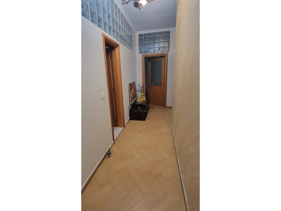 Vlore, shitet apartament 3+1 Kati 6, 134 m² 250.000 € (BULEVARDI ISMAIL QEMALI)
