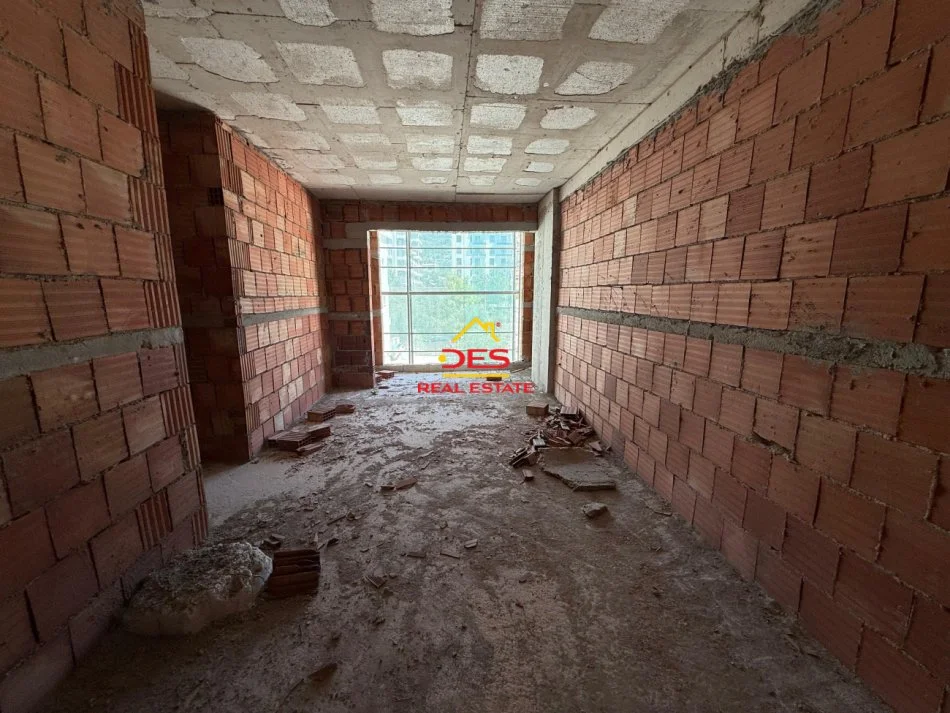 Vlore, shitet apartament 2+1+Ballkon Kati 2, 95 m² (Lungomare,Vlorë)