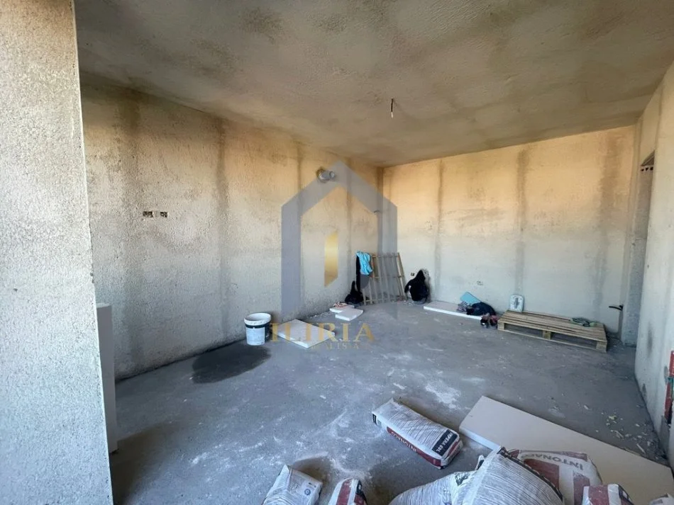 Tirane, shitet apartament 2+1+Ballkon Kati 3, 92 m² 94.000 € (Univers City QTU)