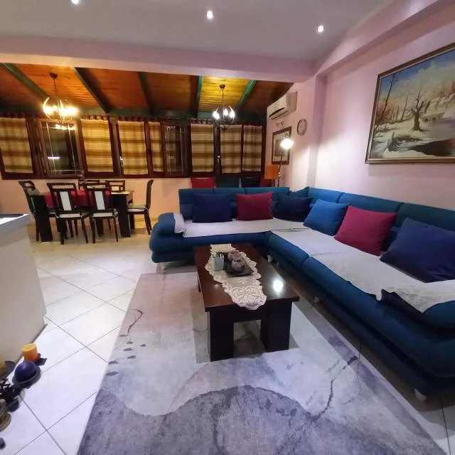 Tirane, jepet me qera apartament 2+1+BLK Kati 6, 110 m² 550 Euro