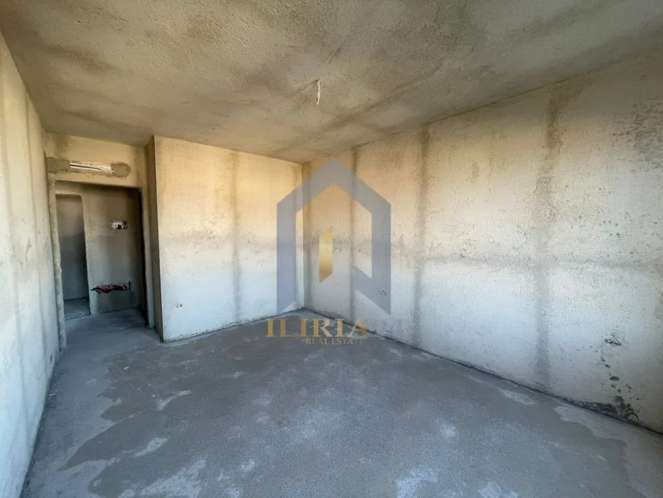 Tirane, shitet apartament 2+1+Ballkon Kati 3, 92 m² 94.000 € (Univers City QTU)