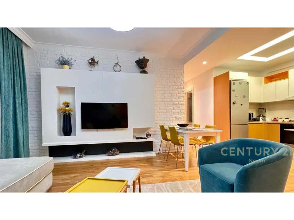 APARTAMENT 2+1+2 POSTE PARKIMI ME QERA Te liqeni thate    Neom88754