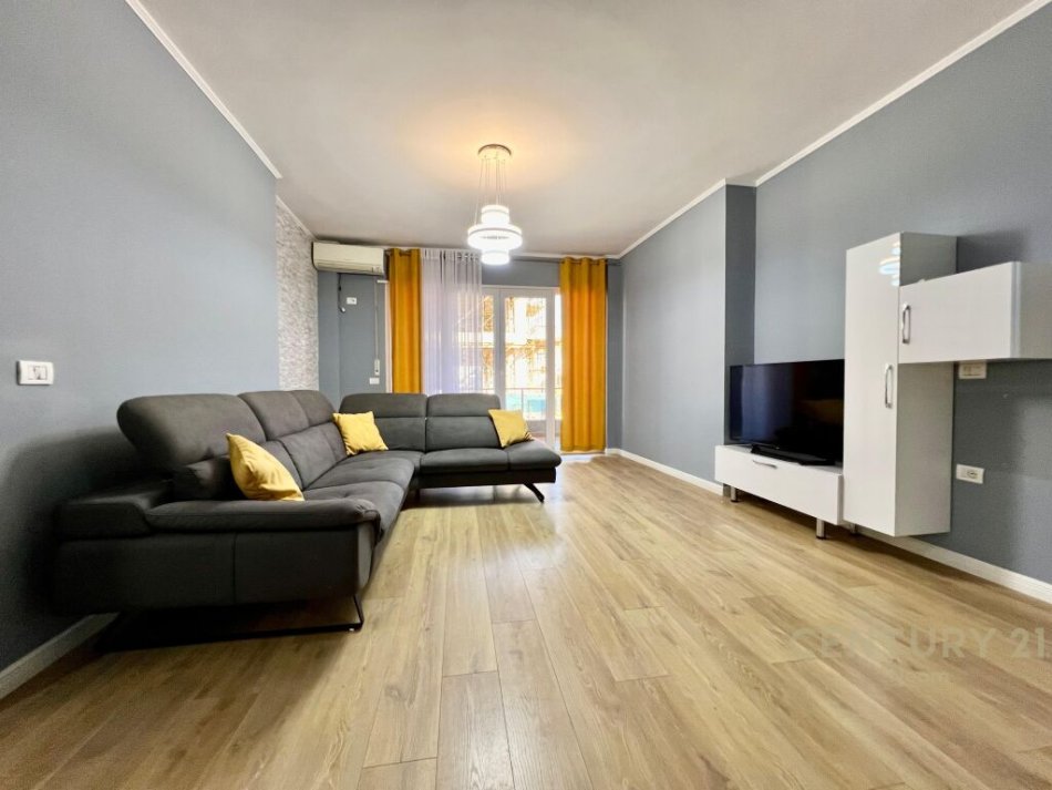 SHITET APARTAMENT 3+1+PARKIM TEK KOPSHTI ZOOLOGJIK !