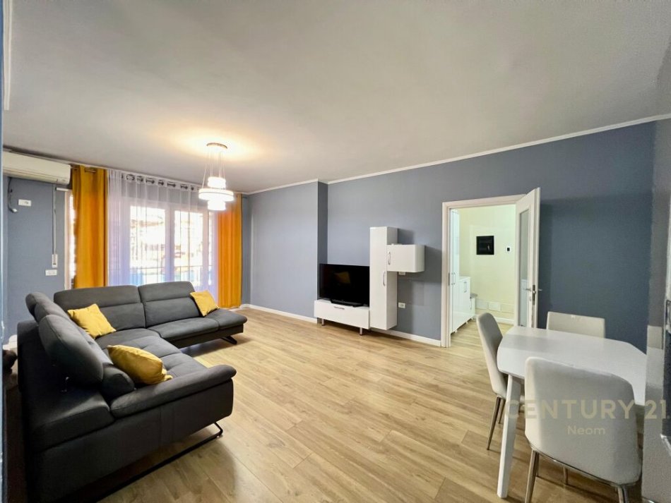 SHESIM, APARTAMENT MODERN 3+1+2 me 2 POSTE PARKIMI‼️ Neom88798