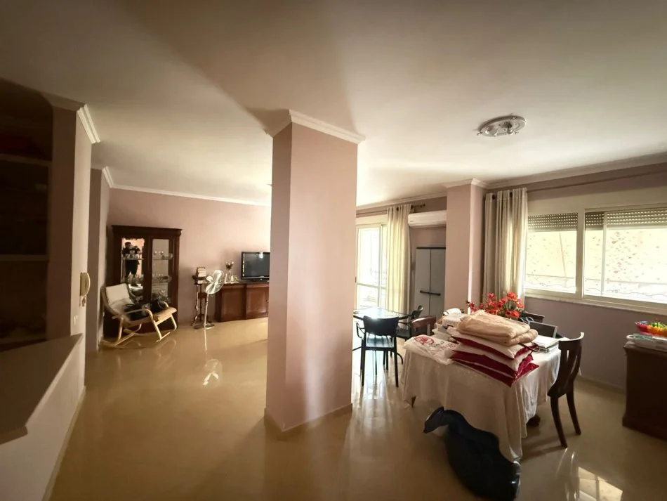 Tirane, shitet apartament 2+1 Kati 4, 115 m² 235.000 € (Rruga Riza Cerova)