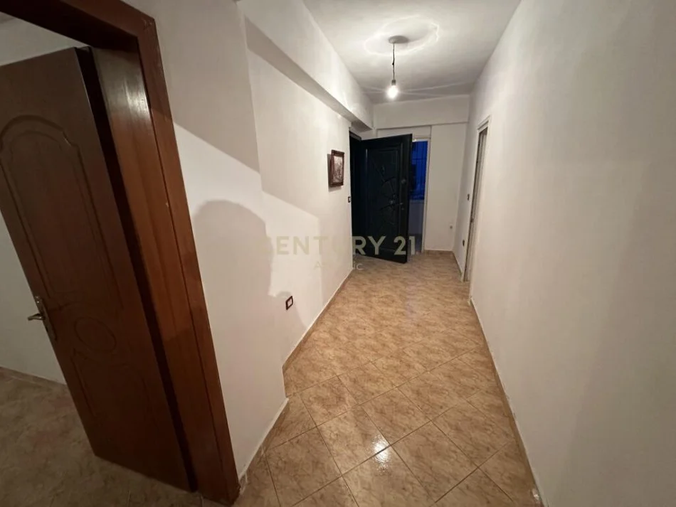 OKAZION SHITET 1+1 DURRES 55.000 EU