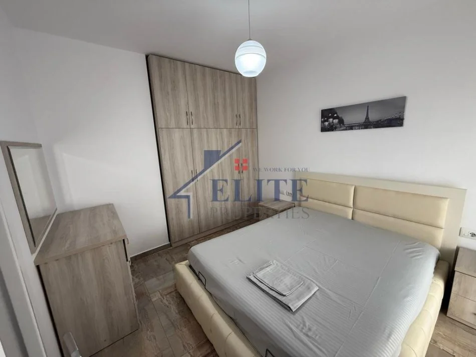 Tirane, jepet me qera apartament 1+1+Ballkon Kati 2, 65 m² 500 € (Liqeni i Thate)
