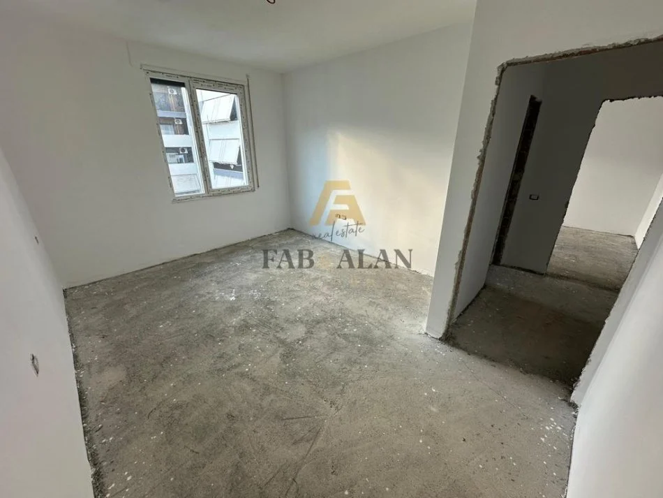 Tirane, shitet apartament 2+1 Kati 4, 119 m² 145.000 € (Shkoze)
