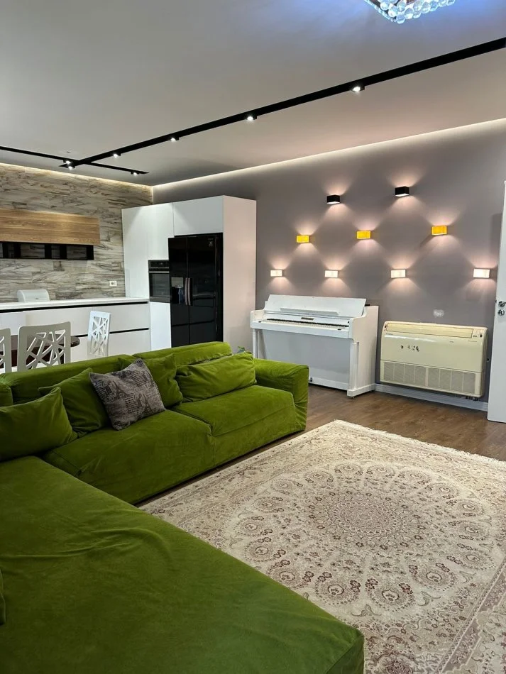 Tirane, shitet apartament 3+1+Ballkon Kati 7, 195 m² 210.000 € (Astiri)