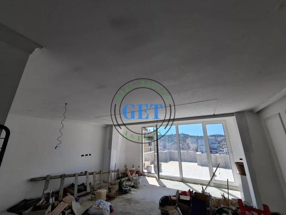 Durres, Shitet Apartament 4+1+3 Kati 9, 300 m² 220.000 €