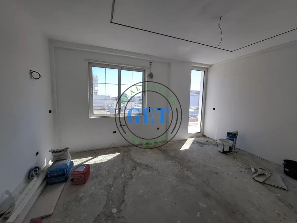 Durres, shitet apartament 4+1 Kati 9, 300 m² 220.000 € (Ish Rajoni i Policise, Durres)