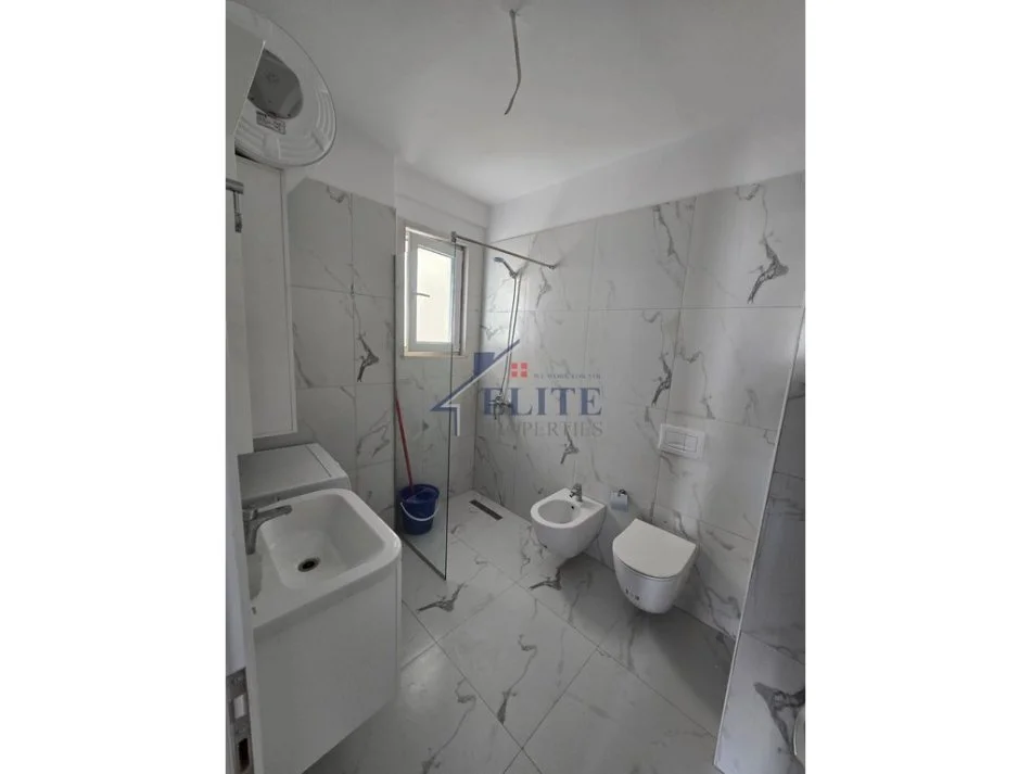 Tirane, shitet apartament 1+1 Kati 6, 61 m² 91.815 € (Yzberisht)