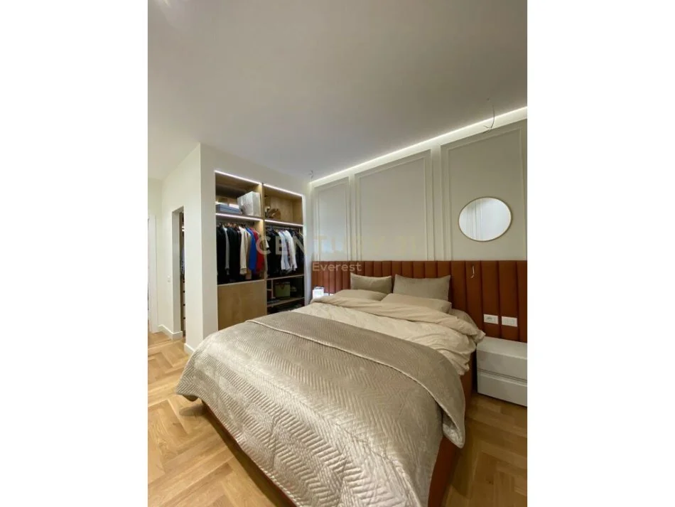 SHITET APARTAMENT 1+1 TE RRUGA 5 MAJI!