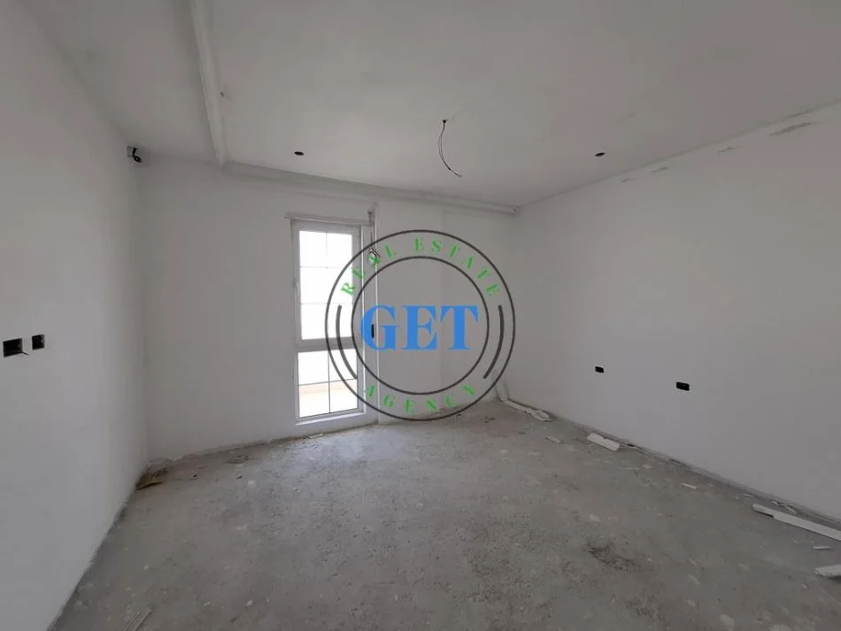 Durres, shitet apartament 4+1 Kati 9, 300 m² 220.000 € (Ish Rajoni i Policise, Durres)
