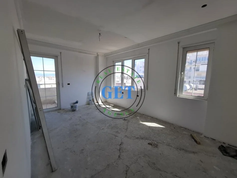 Durres, shitet apartament 4+1 , 300 m² 220.000 € (Ish Rajoni i Policis)