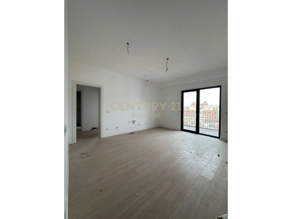 Tirane, jepet me qera apartament 2+1 Kati 8, 120 m² 800 € (ekavajes)