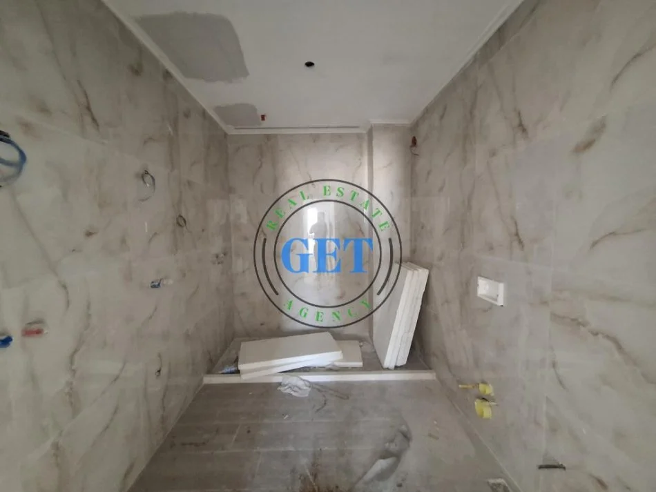 Durres, shitet apartament 4+1 Kati 9, 300 m² 220.000 € (Ish Rajoni i Policise, Durres)