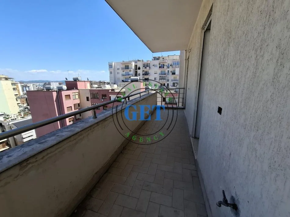 Durres, shitet apartament 4+1 Kati 9, 300 m² 220.000 € (Ish Rajoni i Policise, Durres)