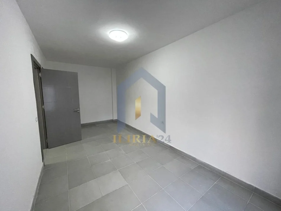 Tirane, jap me qera apartament 3+1+Ballkon Kati 3, 120 m² 500 € (5 Maj)