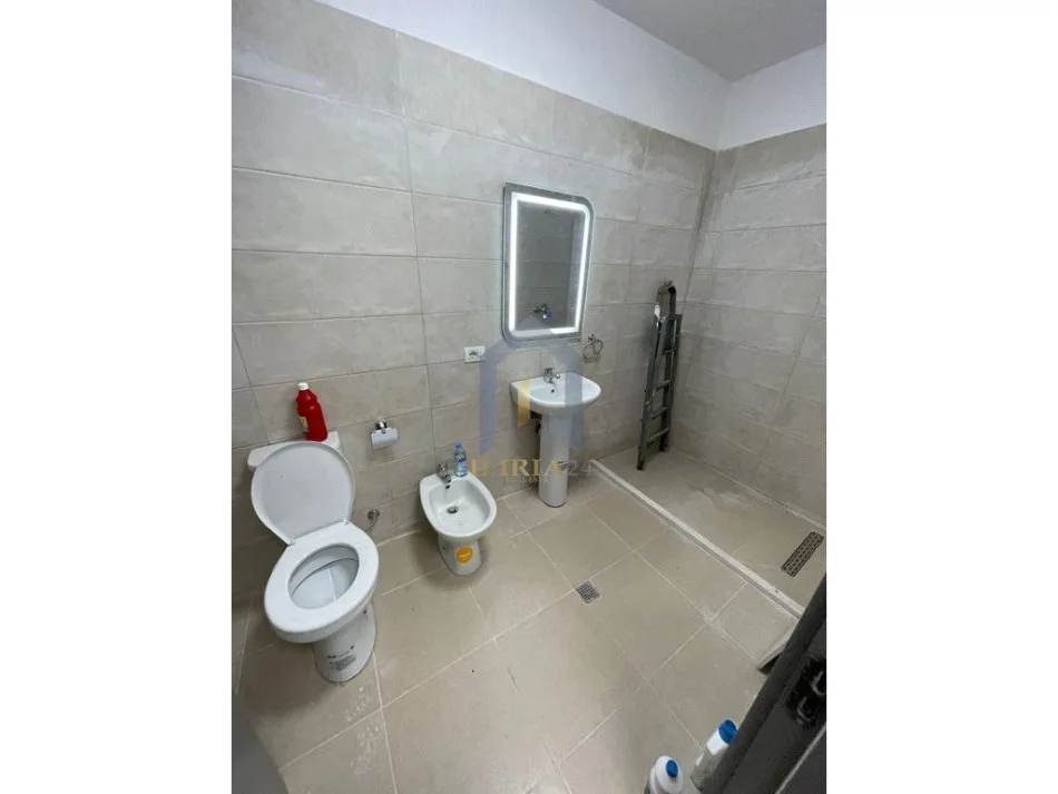 Tirane, jap me qera apartament 3+1+Ballkon Kati 3, 120 m² 500 € (5 Maj)