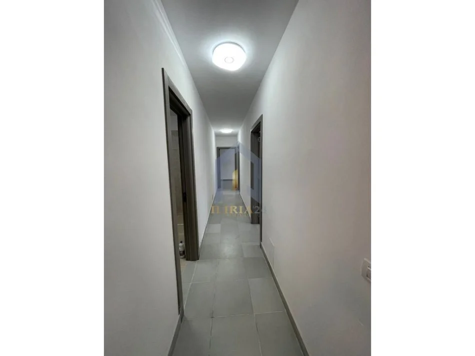 Tirane, jap me qera apartament 3+1+Ballkon Kati 3, 120 m² 500 € (5 Maj)