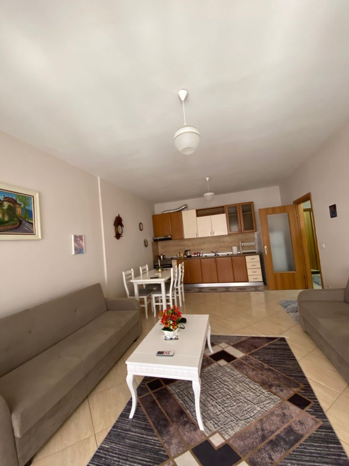 Tirane, jepet me qera apartament 2+1 Kati 1, 120 m² 620 € (don bosko)