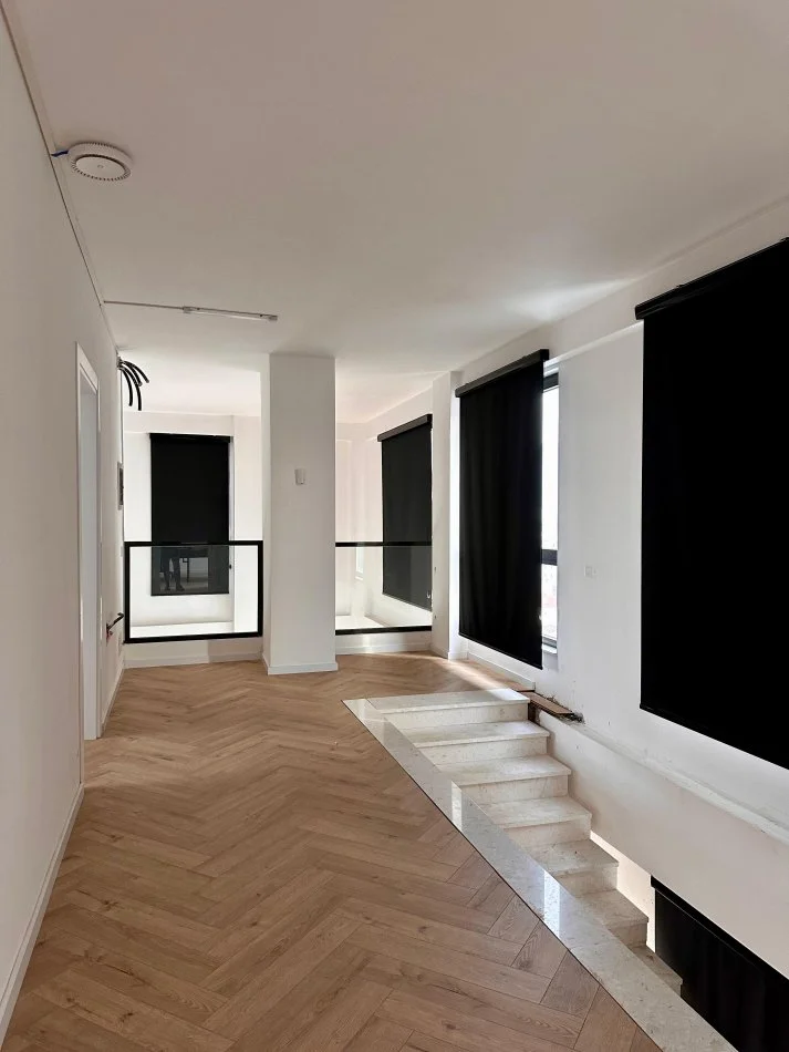 Tirane, shitet apartament duplex Dublex Kati 6, 360 m² 750.000 € (bulevardi i ri)