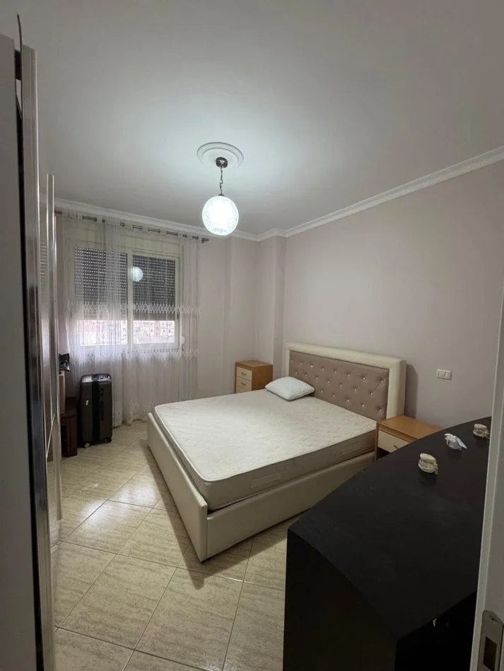 Durres, jepet me qera apartament 2+1 Kati 4, 85 m² 400 € 