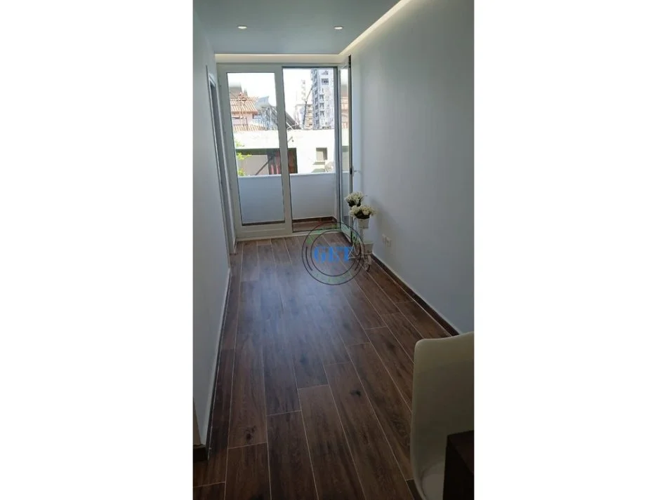 Durres, shitet apartament 1+1+Ballkon , 77.000 € (Plazh Rrota Kuqe)